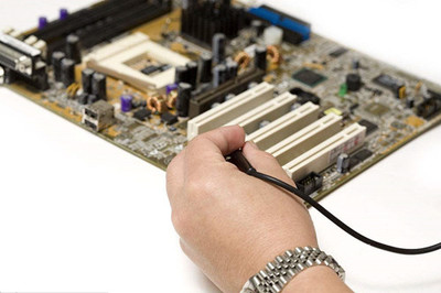 電腦黑屏的常見原因及維修費(fèi)用解析